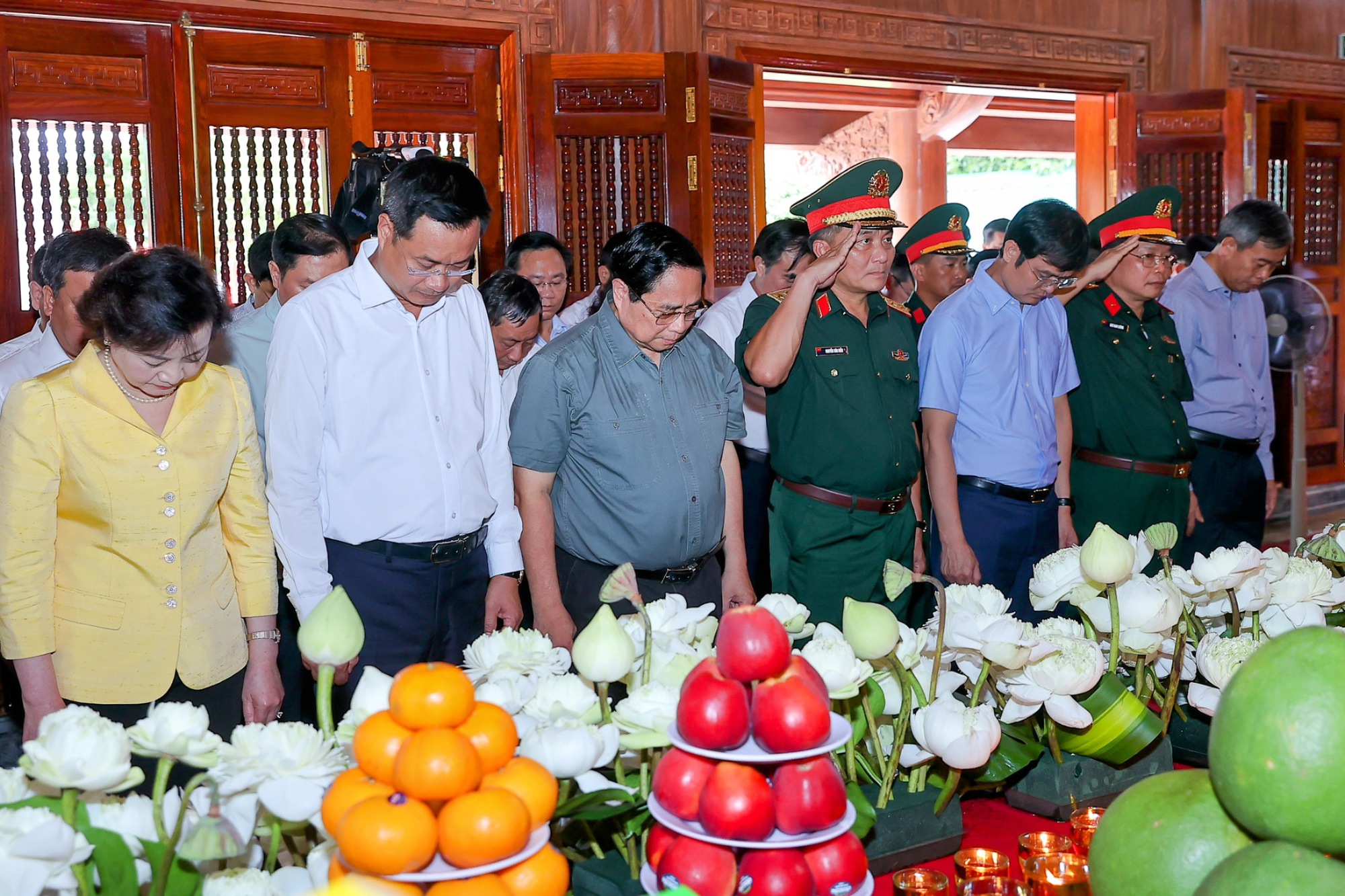 Thủ tướng tưởng nhớ, tri ân Chủ tịch Hồ Chí Minh và các Anh hùng liệt sĩ tại Quảng Trị- Ảnh 2.