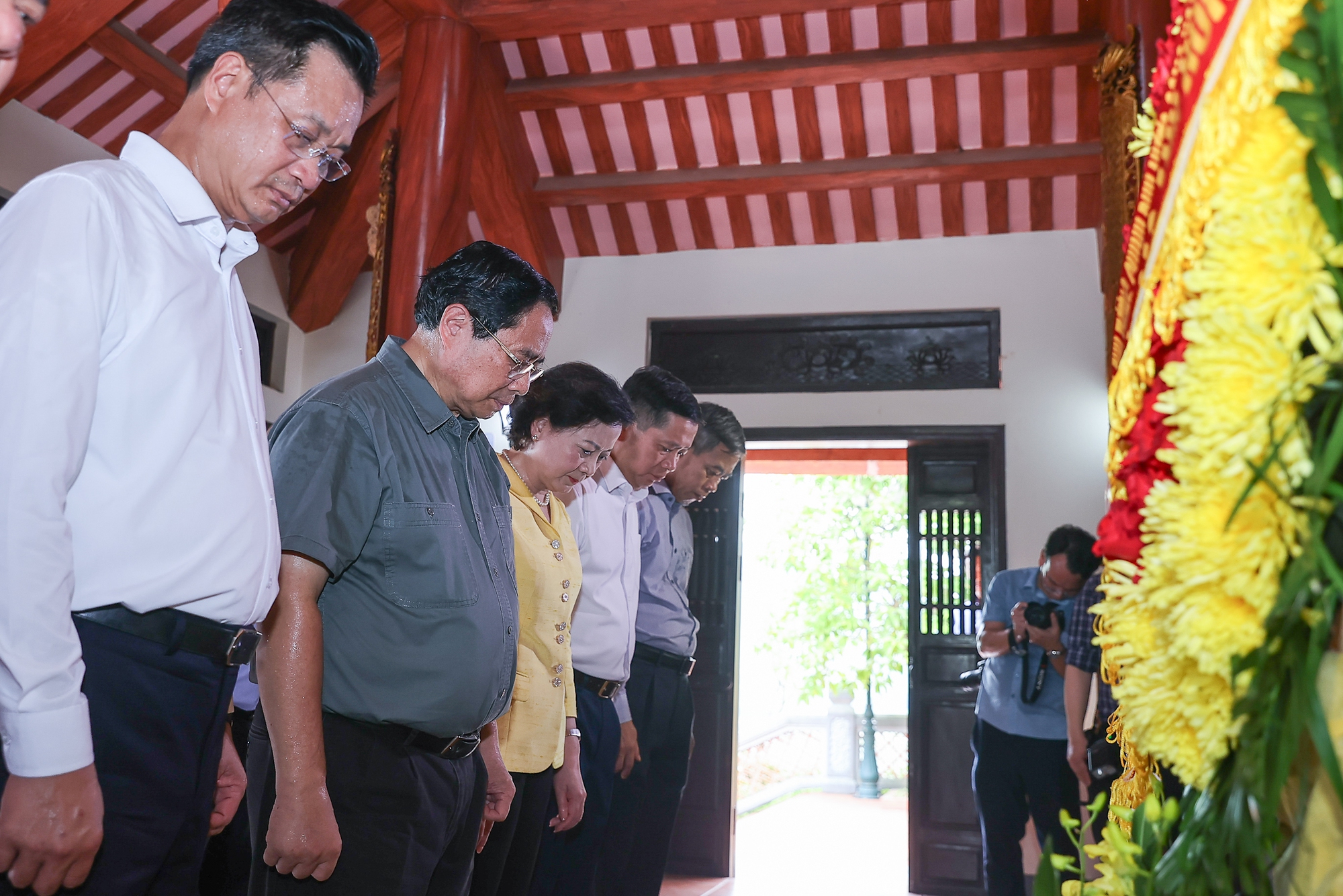 Thủ tướng tưởng nhớ, tri ân Chủ tịch Hồ Chí Minh và các Anh hùng liệt sĩ tại Quảng Trị- Ảnh 4.