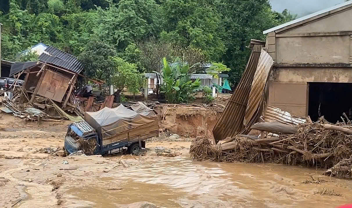 Mưa lũ Sơn La làm 6 người chết và mất tích, Thủ tướng ra công điện khẩn- Ảnh 1. Mưa lũ Sơn La làm 6 người chết và mất tích, Thủ tướng ra công điện khẩn- Ảnh 1.