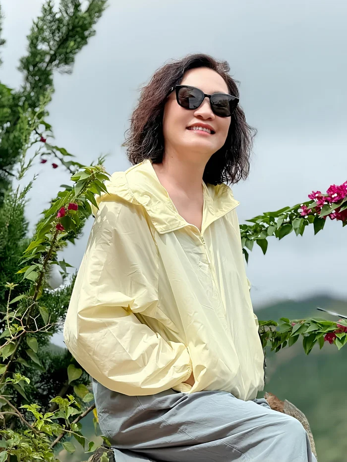 Nghệ sĩ Hồng Đào ở tuổi 63 - người phụ nữ từng trải, từng đau nhưng không bi lụy - Ảnh 2.