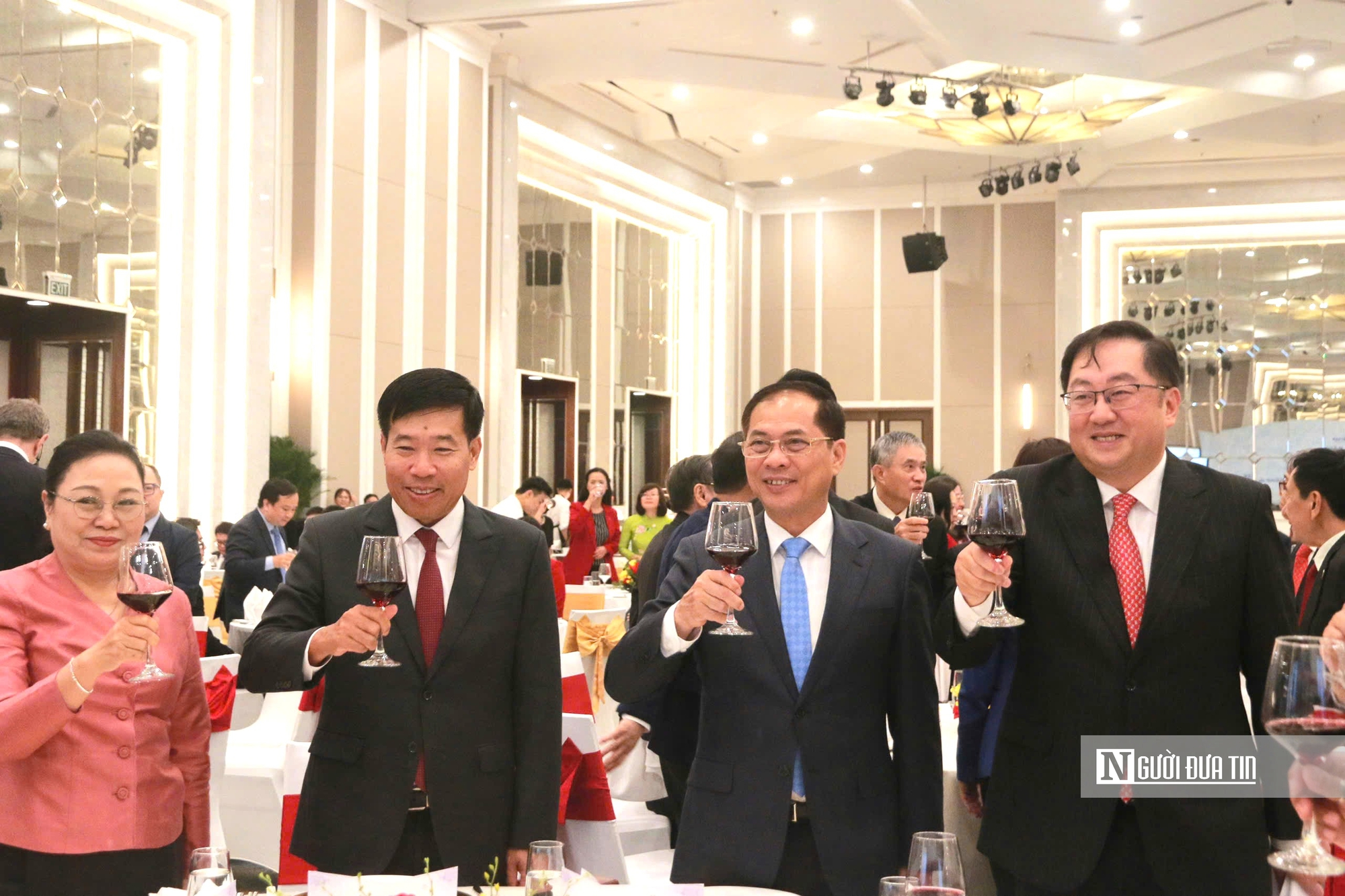 Tiệc chiêu đãi kỷ niệm 30 năm Việt Nam gia nhập ASEAN- Ảnh 5. Tiệc chiêu đãi kỷ niệm 30 năm Việt Nam gia nhập ASEAN- Ảnh 5.