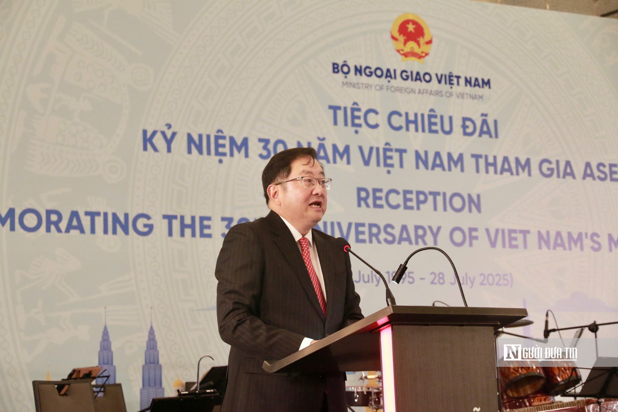 Tiệc chiêu đãi kỷ niệm 30 năm Việt Nam gia nhập ASEAN- Ảnh 6. Tiệc chiêu đãi kỷ niệm 30 năm Việt Nam gia nhập ASEAN- Ảnh 6.