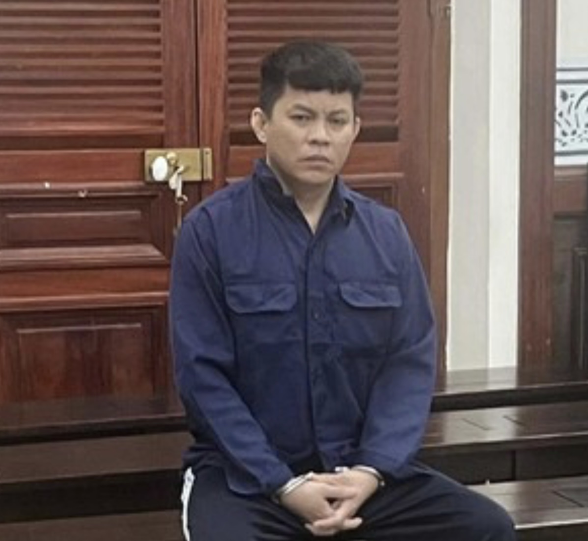 Bản án cho bị cáo đâm trọng thương hàng xóm sau 1 câu nói- Ảnh 1.