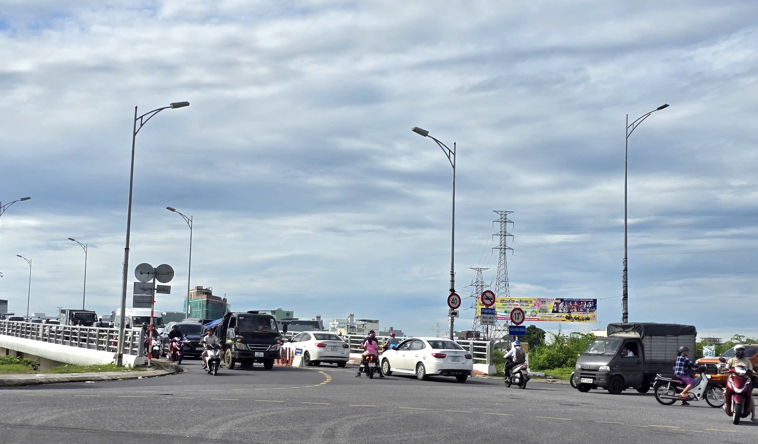 Đà Nẵng chính thức khởi động dự án cải tạo nút giao đầu cầu Hòa Xuân, kỳ vọng xóa “điểm đen” ùn tắc - Ảnh 1.
