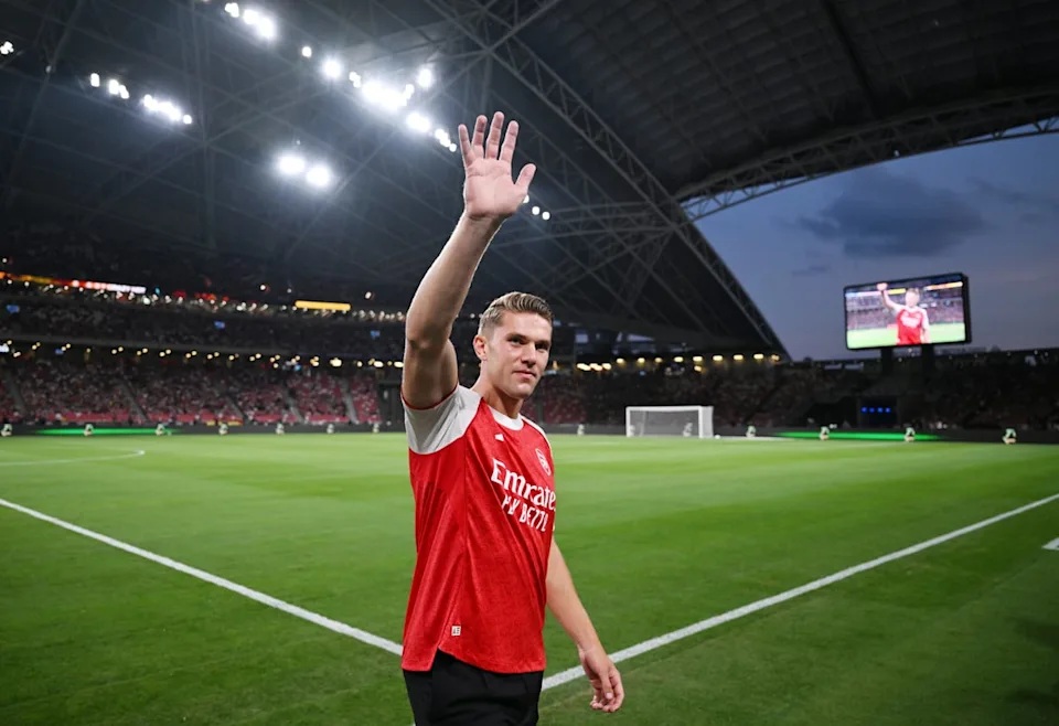 HLV Arteta có tiết lộ bất ngờ về kế hoạc ra mắt "sát thủ" Gyokeres của Arsenal - Ảnh 1. HLV Arteta có tiết lộ bất ngờ về kế hoạc ra mắt "sát thủ" Gyokeres của Arsenal - Ảnh 1.