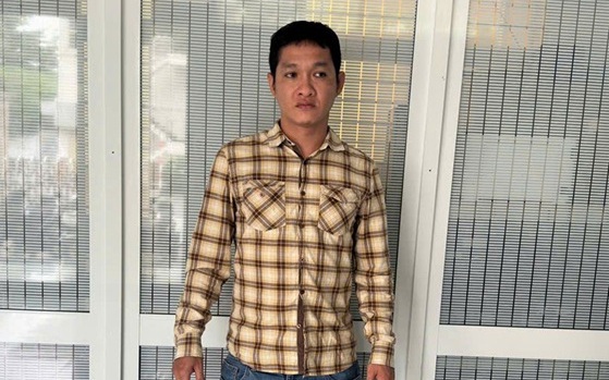 Đang xem ca nhạc, bất ngờ ô tô lùi xe "lao như tên bắn" khiến 1 bé tử vong và 7 bé khác đi cấp cứu - Ảnh 2.