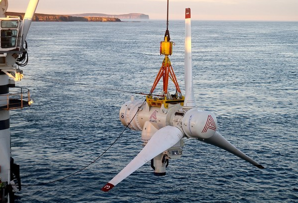 Chiếc turbine cần mẫn chạy dưới chân sóng - Ảnh 1.
