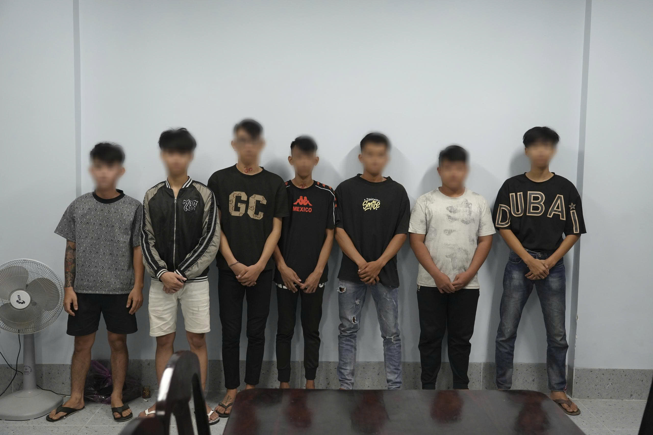 Khởi tố 16 thanh thiếu niên đuổi đánh nhau gây náo loạn ở Lâm Đồng- Ảnh 3. Khởi tố 16 thanh thiếu niên đuổi đánh nhau gây náo loạn ở Lâm Đồng- Ảnh 3.