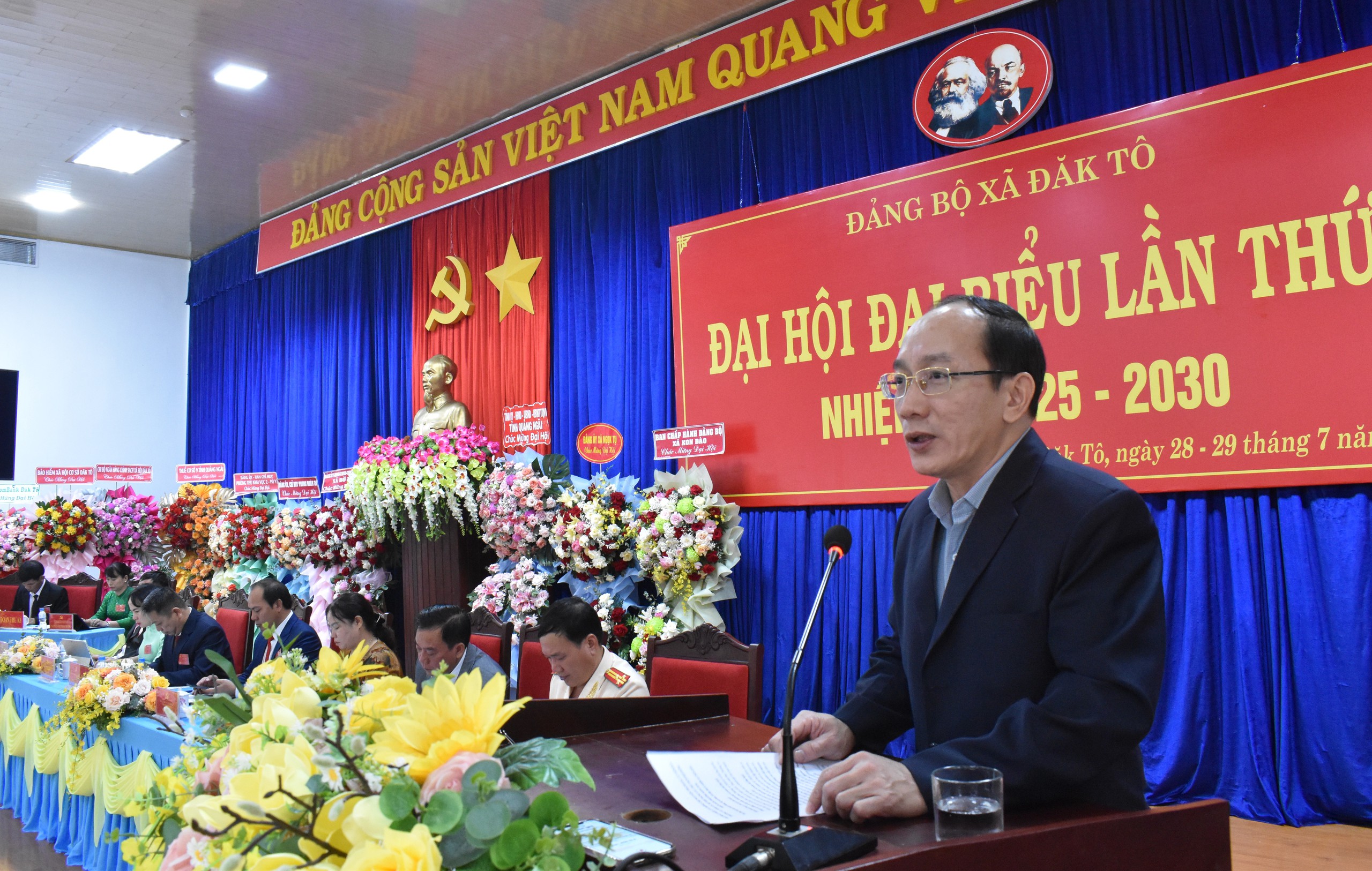 Quảng Ngãi: Đại hội Đảng bộ xã có Bí thư xã là tỉnh ủy viên, kỳ vọng nhiệm kỳ phát triển rực rỡ- Ảnh 3.