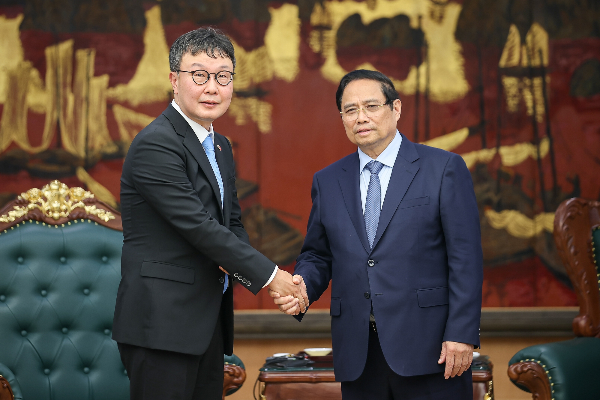Thủ tướng tiếp lãnh đạo tập đoàn quản lý sàn tài sản mã hóa lớn thứ 3 thế giới - Ảnh 1.