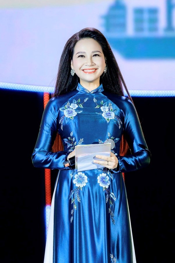 Nữ MC "Cafe sáng" gây bất ngờ khi thông báo rời VTV3 sau 20 năm gắn bó - Ảnh 2.