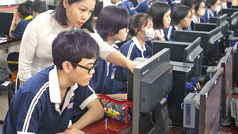 Tin học trở thành môn bắt buộc trong chương trình dự bị đại học - Ảnh 1.