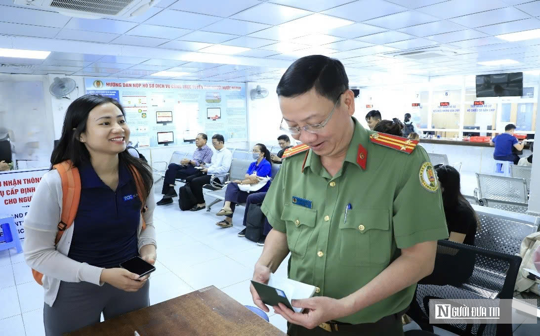 Hơn 200 người nước ngoài ở tỉnh Đồng Nai được cấp định danh điện tử chỉ sau 2 ngày đầu cao điểm- Ảnh 1.