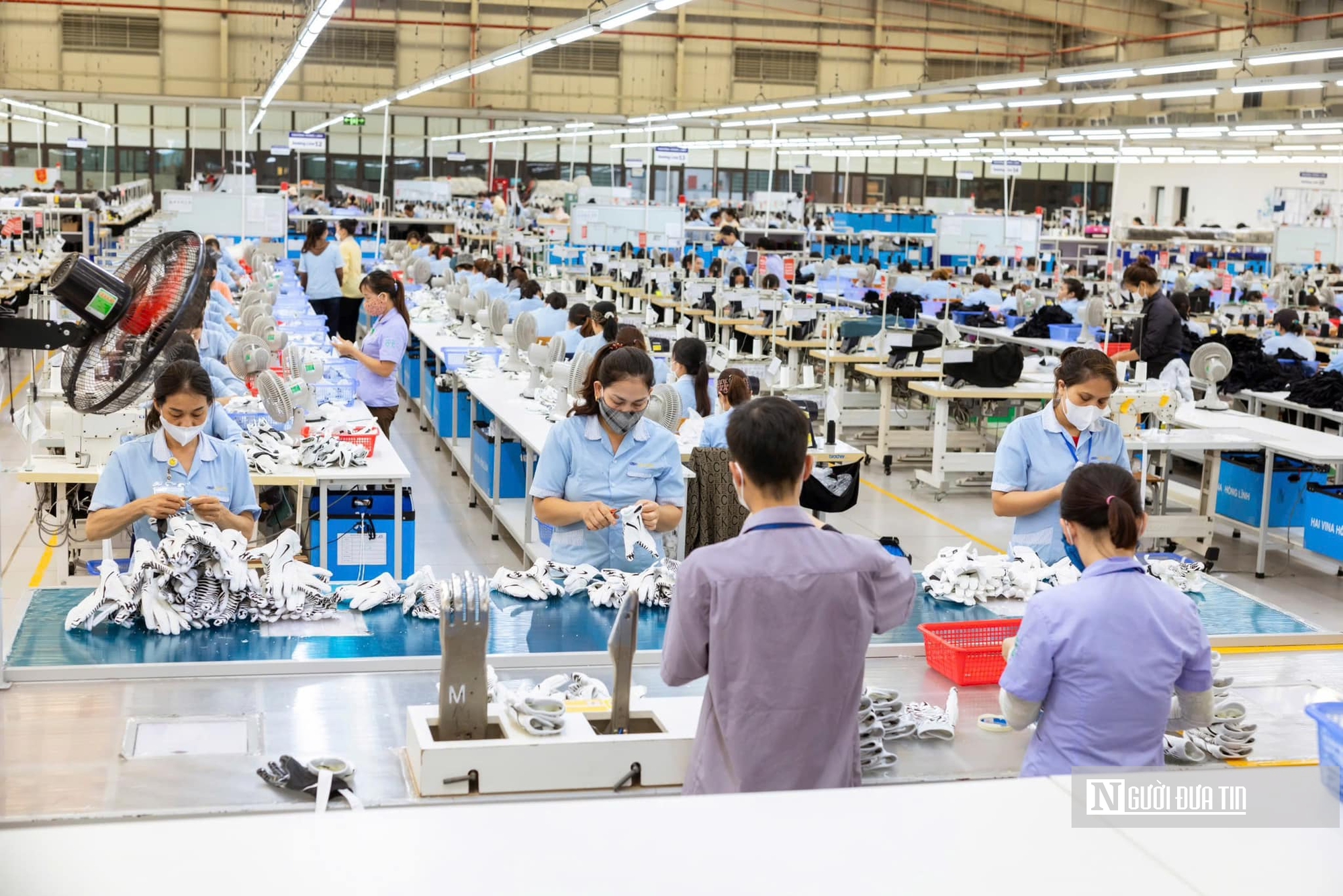 Gam màu sáng tối trong bức tranh xuất khẩu Hà Tĩnh- Ảnh 1.