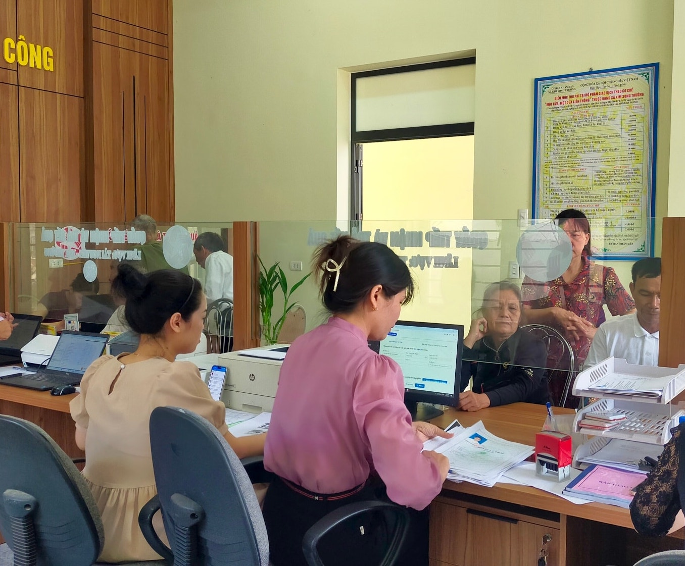 Chủ tịch UBND tỉnh Hà Tĩnh: Nỗ lực gỡ khó, đảm bảo quyền lợi cho nhân dân- Ảnh 2.
