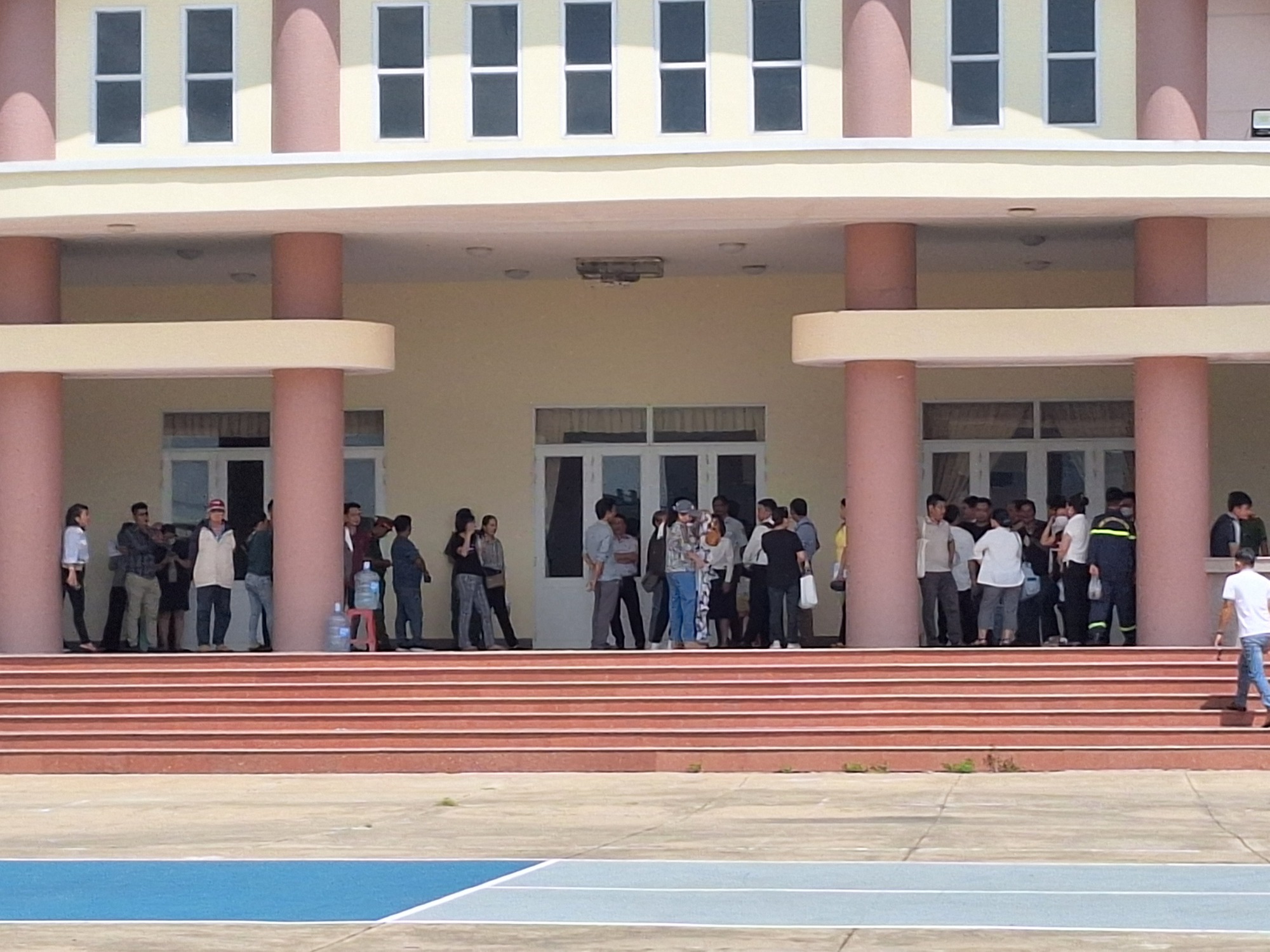 Lừa 967 bị hại mua đất dự án "ma", nữ chủ mưu bị đề nghị án chung thân- Ảnh 2.