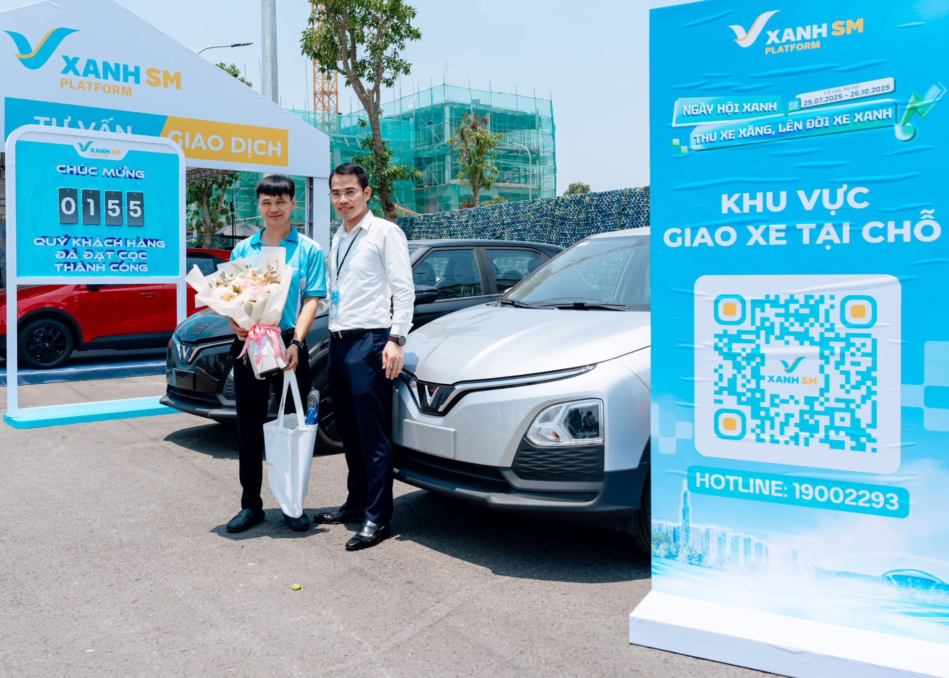 “Ngày hội xanh” đổ bộ Hà Nội: Đổi xe xăng lấy xe điện nhận ưu đãi khủng, tài xế dịch vụ hưởng lợi chưa từng có - Ảnh 3.