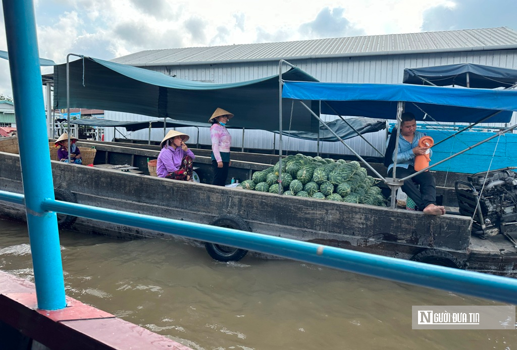 Chợ nổi miền Tây: Từ “bảo tàng sống” đến nỗi lo mai một trong thời hiện đại- Ảnh 5. Chợ nổi miền Tây: Từ “bảo tàng sống” đến nỗi lo mai một trong thời hiện đại- Ảnh 5.