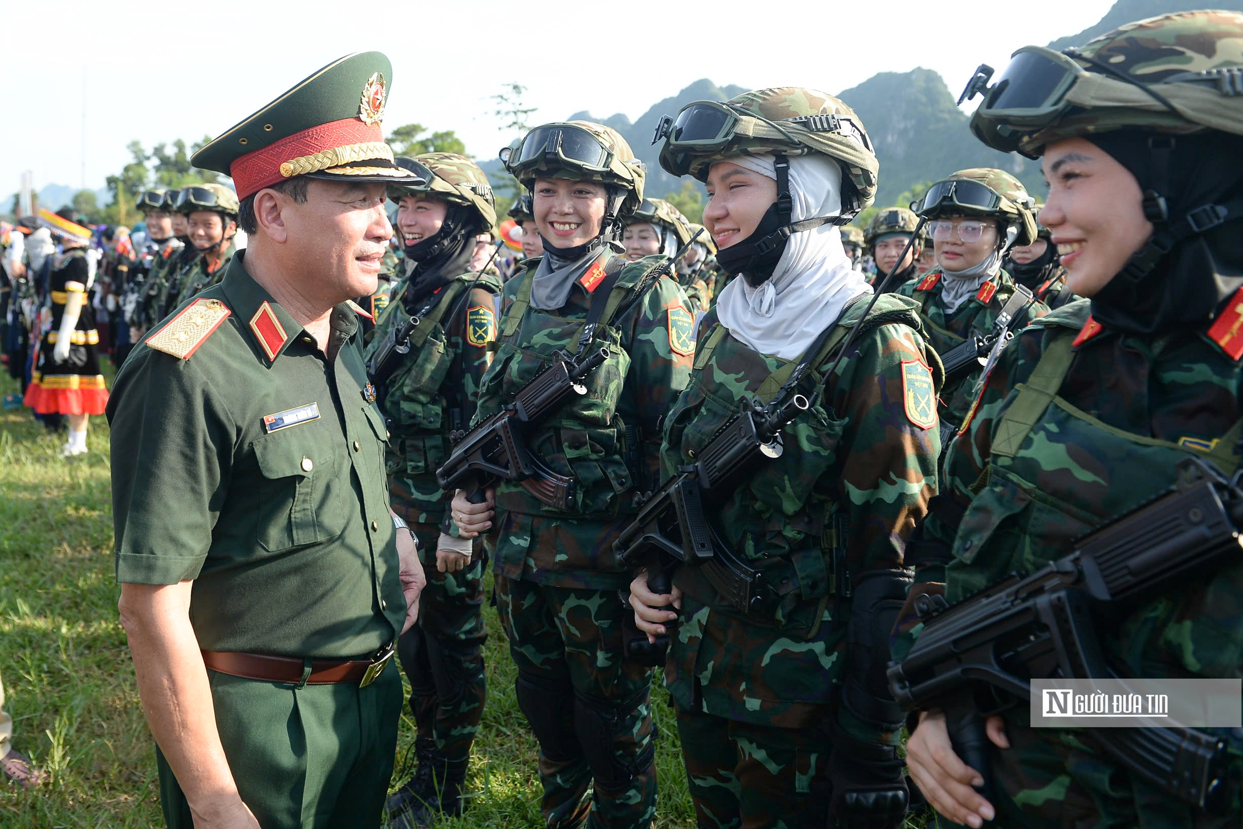 Trung tướng Trương Thiên Tô động viên cán bộ, chiến sĩ A80 tại thao trường- Ảnh 3.