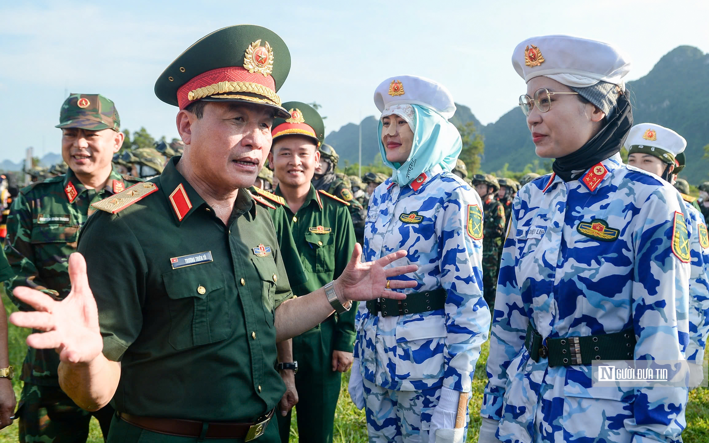 Trung tướng Trương Thiên Tô động viên cán bộ, chiến sĩ A80 tại thao trường- Ảnh 6.