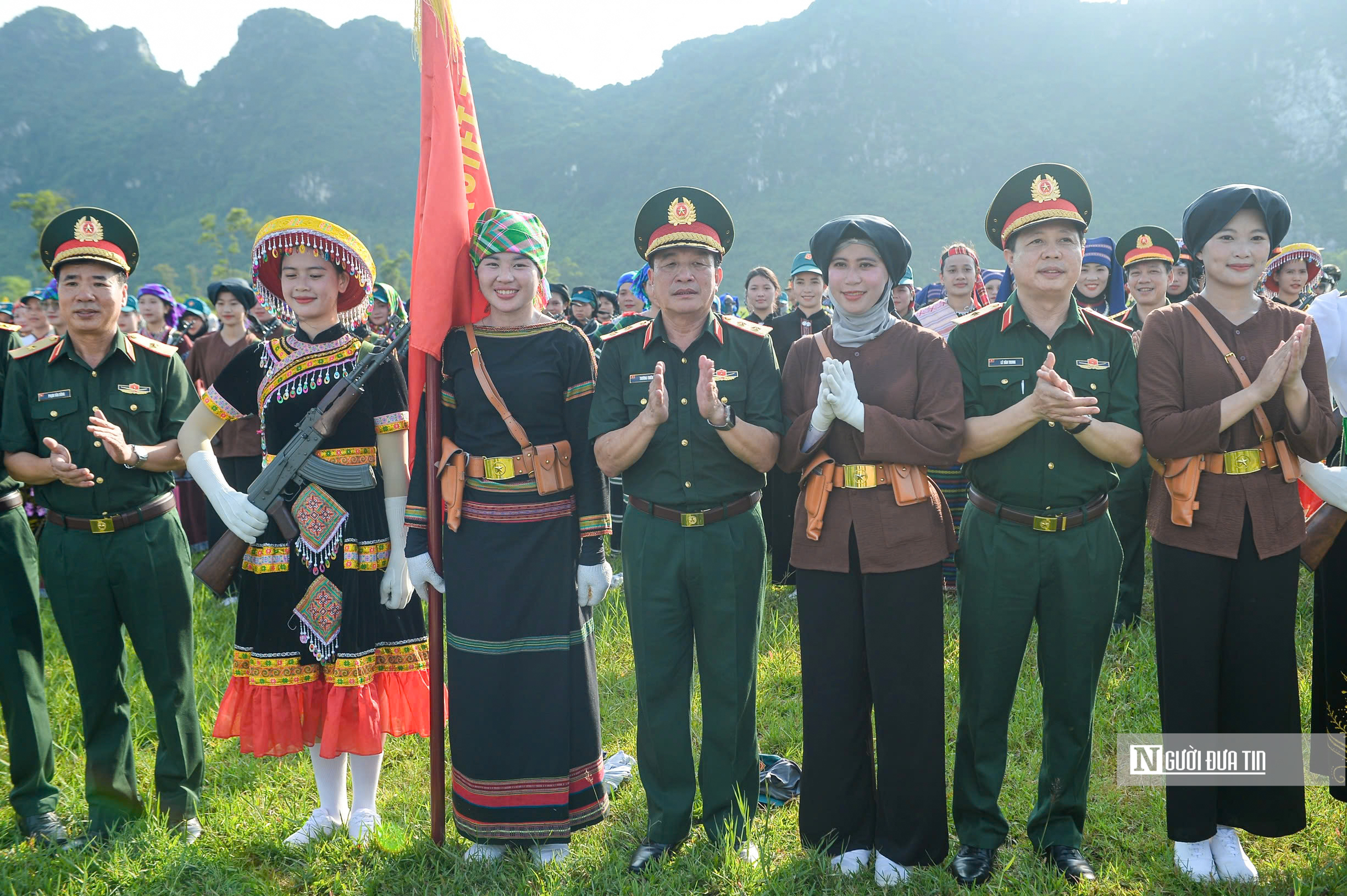 Trung tướng Trương Thiên Tô động viên cán bộ, chiến sĩ A80 tại thao trường- Ảnh 7.
