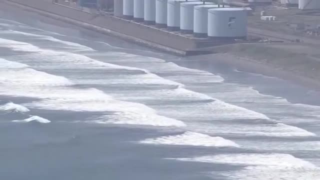 Sóng lớn tấn công Nhật Bản sau động đất 8,8 độ richter ở Nga, người dân Hawaii sơ tán - Ảnh 1. Sóng lớn tấn công Nhật Bản sau động đất 8,8 độ richter ở Nga, người dân Hawaii sơ tán - Ảnh 1.
