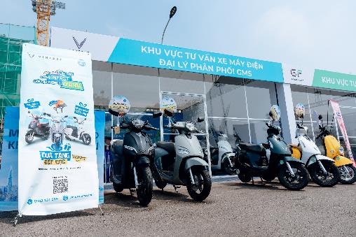 “Ngày hội xanh” đổ bộ Hà Nội: Đổi xe xăng lấy xe điện nhận ưu đãi khủng, tài xế dịch vụ hưởng lợi chưa từng có - Ảnh 8.