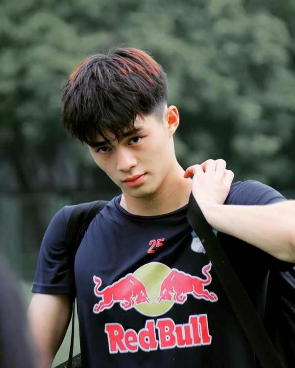 Visual điển trai của thủ môn Trần Trung Kiên - người hùng của U23 Việt Nam - Ảnh 7.