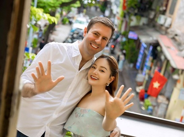 Thần sắc của diễn viên Lan Phương lần đầu lộ diện hậu nộp đơn ly hôn chồng Tây - Ảnh 4.