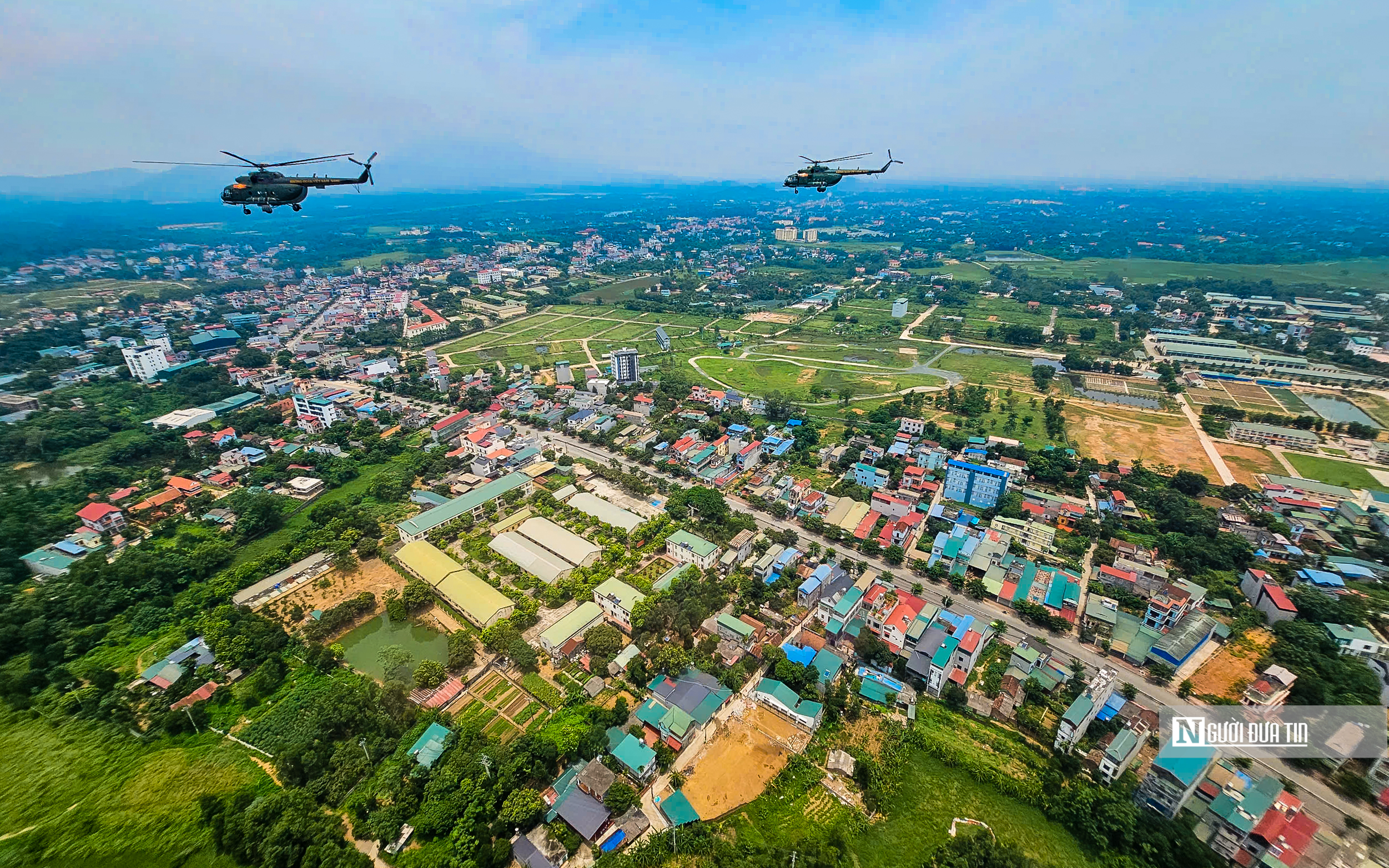 Ngắm nhìn đội hình trực thăng luyện tập trên bầu trời Hà Nội- Ảnh 7.