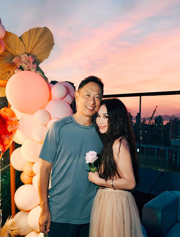 "Nữ hoàng cảnh nóng" lấy chồng 25 năm nhưng quyết không sinh con, lý do vì sao? - Ảnh 7.