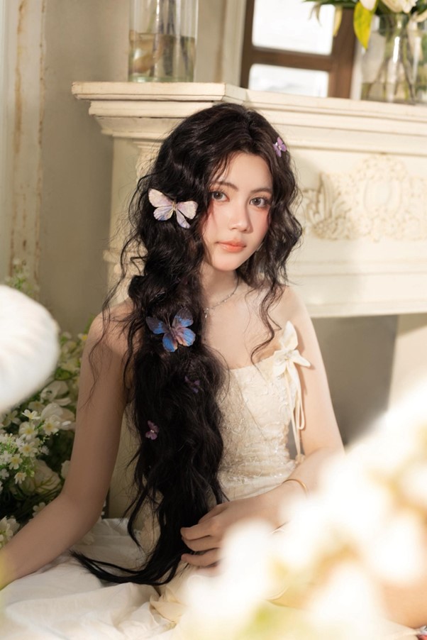 Hạt Dẻ - con gái út của MC Quyền Linh khoe nhan sắc tuổi 17 - Ảnh 1.
