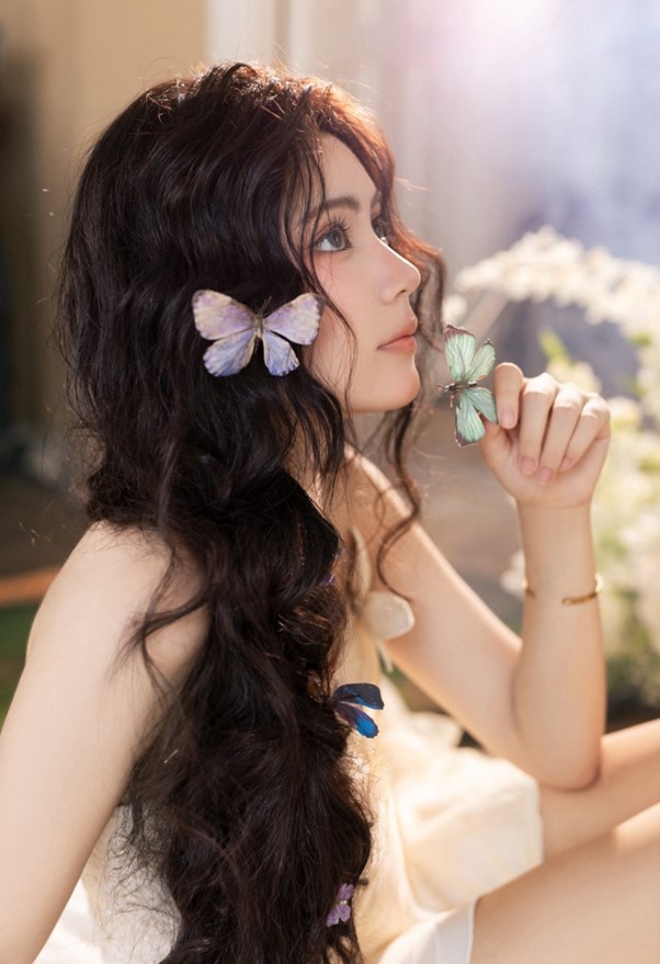 Hạt Dẻ - con gái út của MC Quyền Linh khoe nhan sắc tuổi 17 - Ảnh 3.