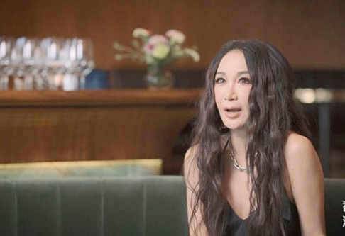 "Nữ hoàng cảnh nóng" lấy chồng 25 năm nhưng quyết không sinh con, lý do vì sao? - Ảnh 4.