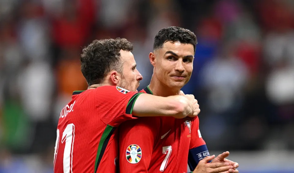 Ronaldo và Diogo Jota đã chơi cùng nhau cho đội tuyển Bồ Đào Nha. (Ảnh: Getty) Ronaldo và Diogo Jota đã chơi cùng nhau cho đội tuyển Bồ Đào Nha. (Ảnh: Getty)