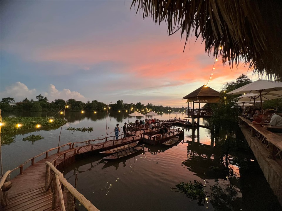 Diễn viên Vân Trang: Ở biệt thự 1000m2, bà chủ khu du lịch sinh thái, hạnh phúc viên mãn- Ảnh 10. Diễn viên Vân Trang: Ở biệt thự 1000m2, bà chủ khu du lịch sinh thái, hạnh phúc viên mãn- Ảnh 10.