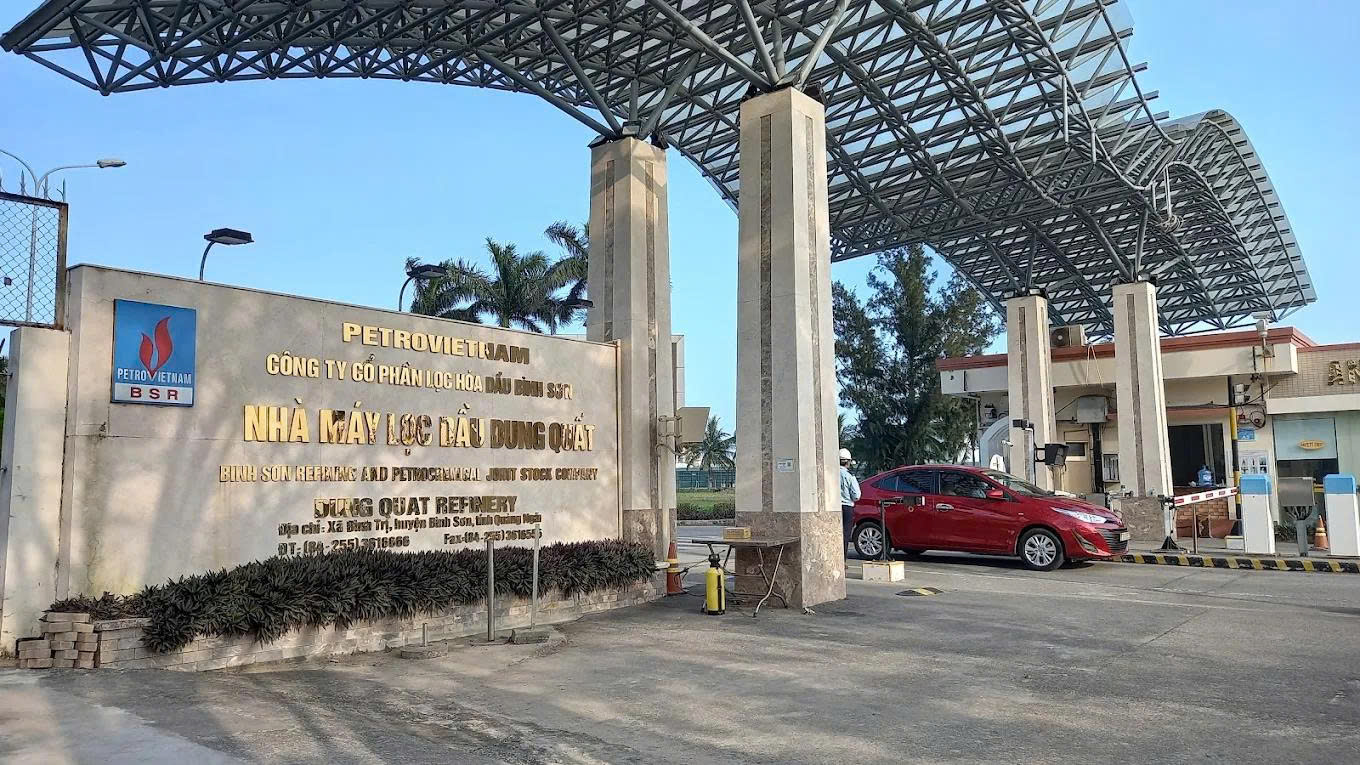 Quảng Ngãi miễn tiền thuê đất gần 20 năm cho dự án nâng cấp Nhà máy lọc dầu Dung Quất- Ảnh 1. Quảng Ngãi miễn tiền thuê đất gần 20 năm cho dự án nâng cấp Nhà máy lọc dầu Dung Quất- Ảnh 1.