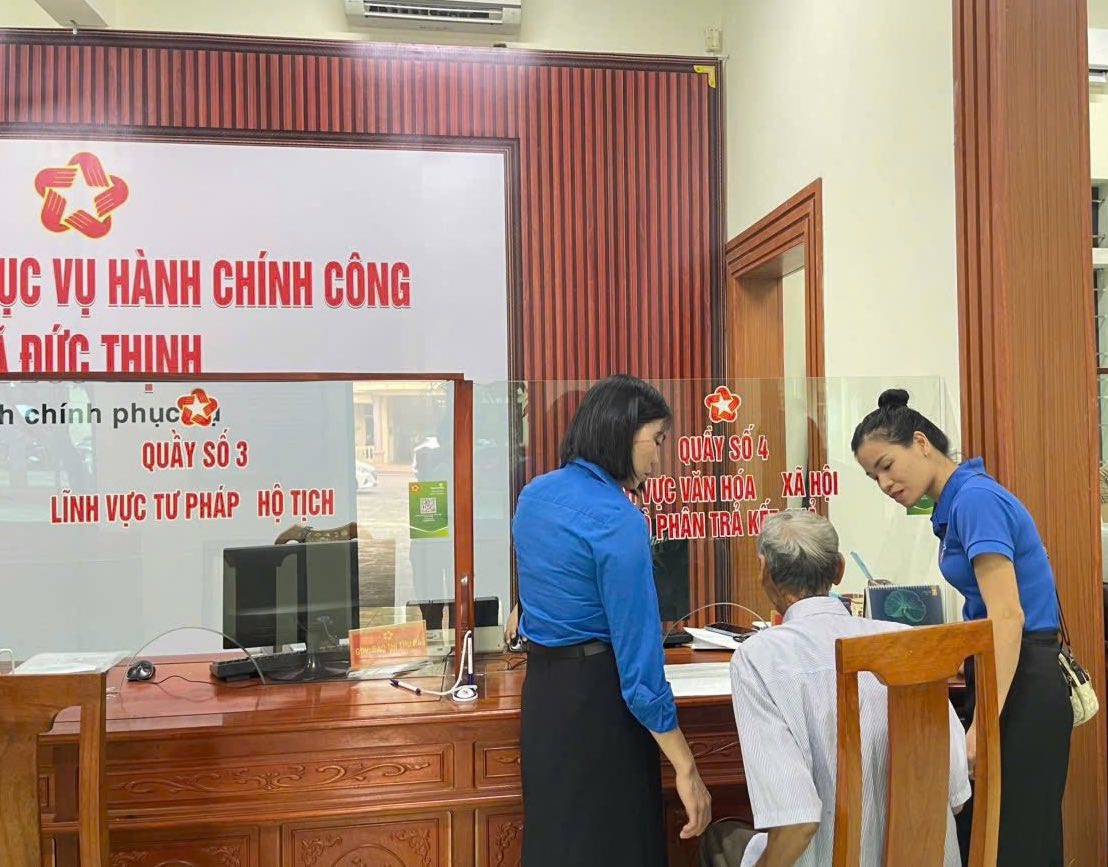 Chính quyền 2 cấp đi vào vận hành, thanh niên Hà Tĩnh xung kích hỗ trợ người dân- Ảnh 2.