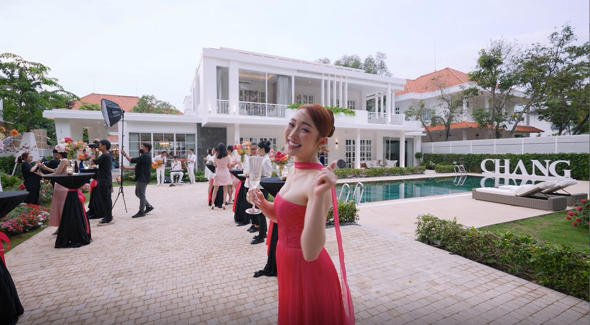 "Nam thần màn ảnh" Chi Bảo khoe "tài sản" khủng sau 5 năm giải nghệ- Ảnh 6. "Nam thần màn ảnh" Chi Bảo khoe "tài sản" khủng sau 5 năm giải nghệ- Ảnh 6.