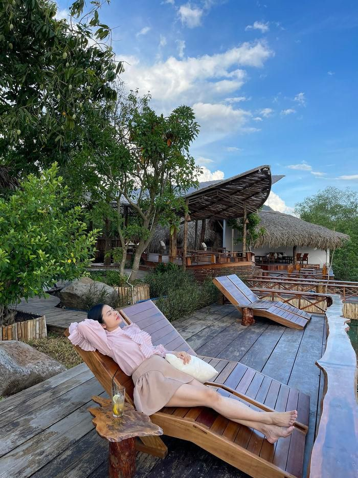 Diễn viên Vân Trang: Ở biệt thự 1000m2, bà chủ khu du lịch sinh thái, hạnh phúc viên mãn- Ảnh 13. Diễn viên Vân Trang: Ở biệt thự 1000m2, bà chủ khu du lịch sinh thái, hạnh phúc viên mãn- Ảnh 13.