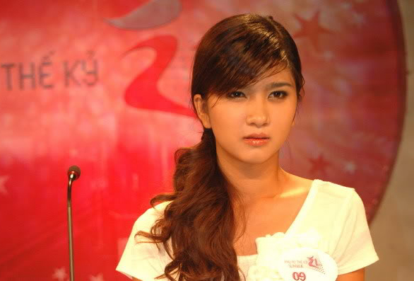 NSƯT Kim Tuyến với vẻ đẹp "không tuổi", làm mẹ đơn thân ở tuổi 21, U40 vẫn lẻ bóng- Ảnh 1. NSƯT Kim Tuyến với vẻ đẹp "không tuổi", làm mẹ đơn thân ở tuổi 21, U40 vẫn lẻ bóng- Ảnh 1.