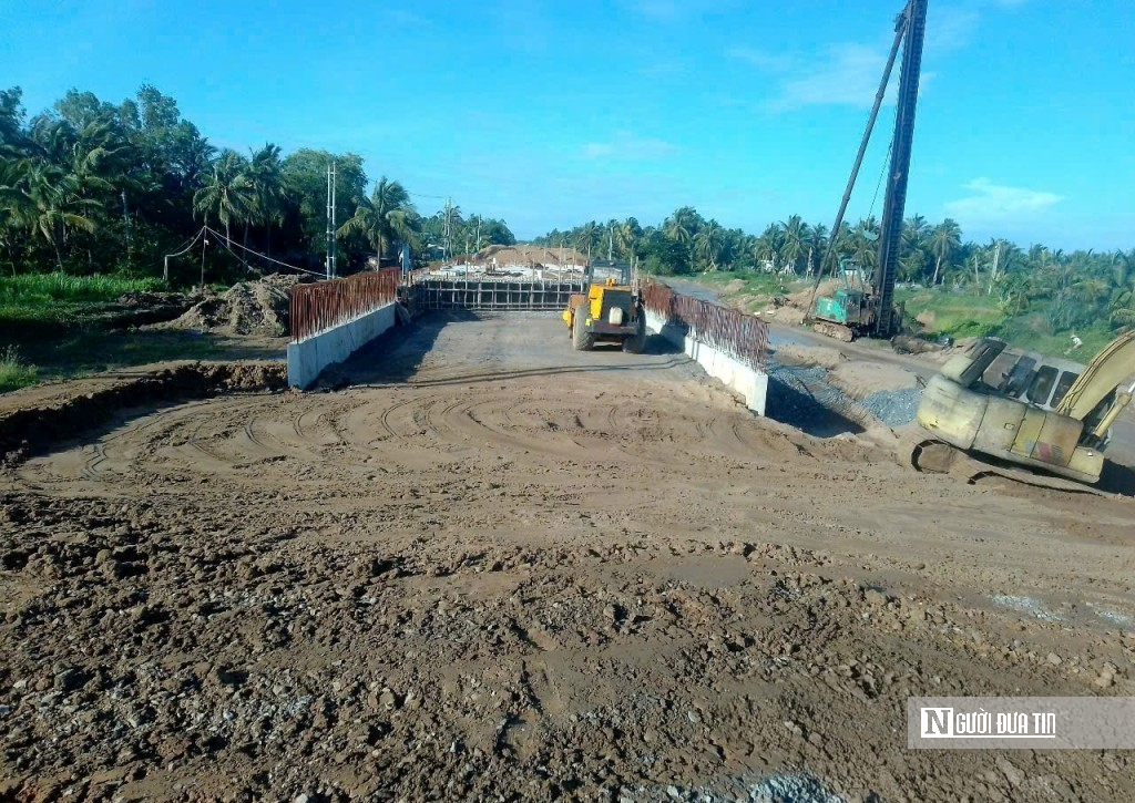 Gần 600 công nhân chạy đua tiến độ trên dự án cầu dây văng Đại Ngãi- Ảnh 2. Gần 600 công nhân chạy đua tiến độ trên dự án cầu dây văng Đại Ngãi- Ảnh 2.