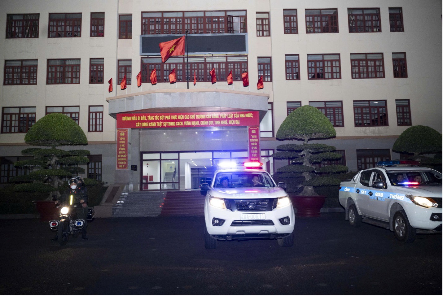 Công an tỉnh Lâm Đồng nỗ lực không để công việc ngắt quãng sau sáp nhập- Ảnh 1. Công an tỉnh Lâm Đồng nỗ lực không để công việc ngắt quãng sau sáp nhập- Ảnh 1.