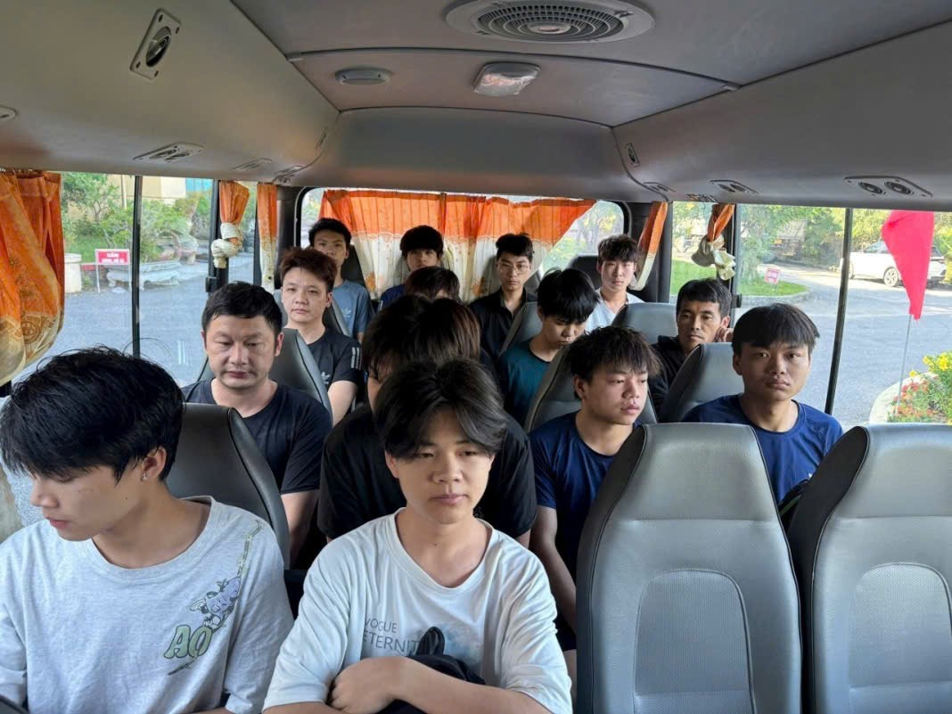 Đấu tranh với hoạt động xuất nhập cảnh trái phép với nhiều thủ đoạn tinh vi- Ảnh 2. Đấu tranh với hoạt động xuất nhập cảnh trái phép với nhiều thủ đoạn tinh vi- Ảnh 2.