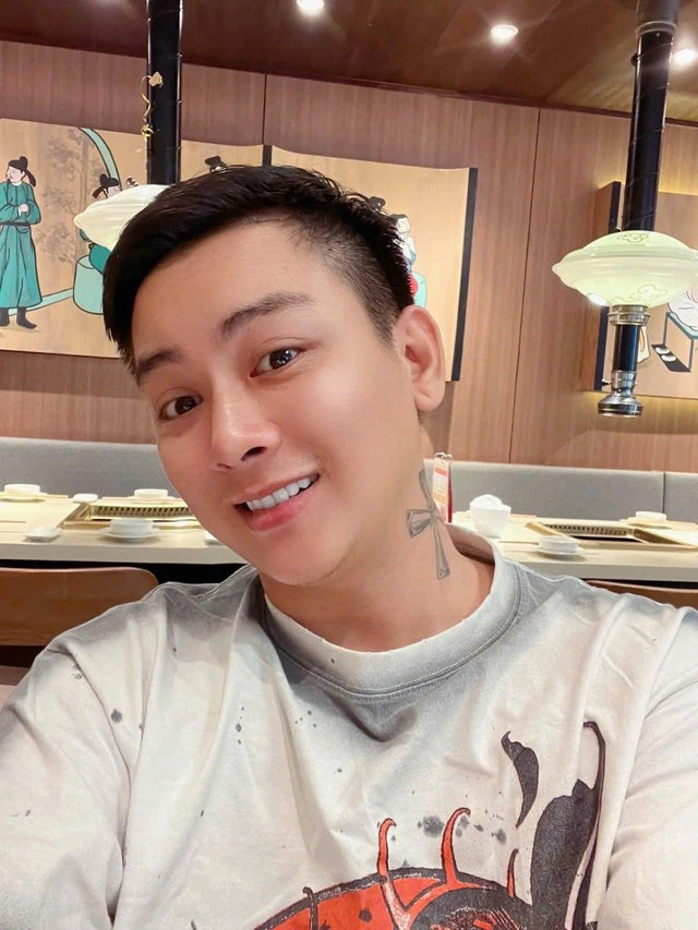 Hoài Lâm trở lại sân khấu với ca khúc tự sáng tác, lấy lại hào quang từng có?- Ảnh 1. Hoài Lâm trở lại sân khấu với ca khúc tự sáng tác, lấy lại hào quang từng có?- Ảnh 1.