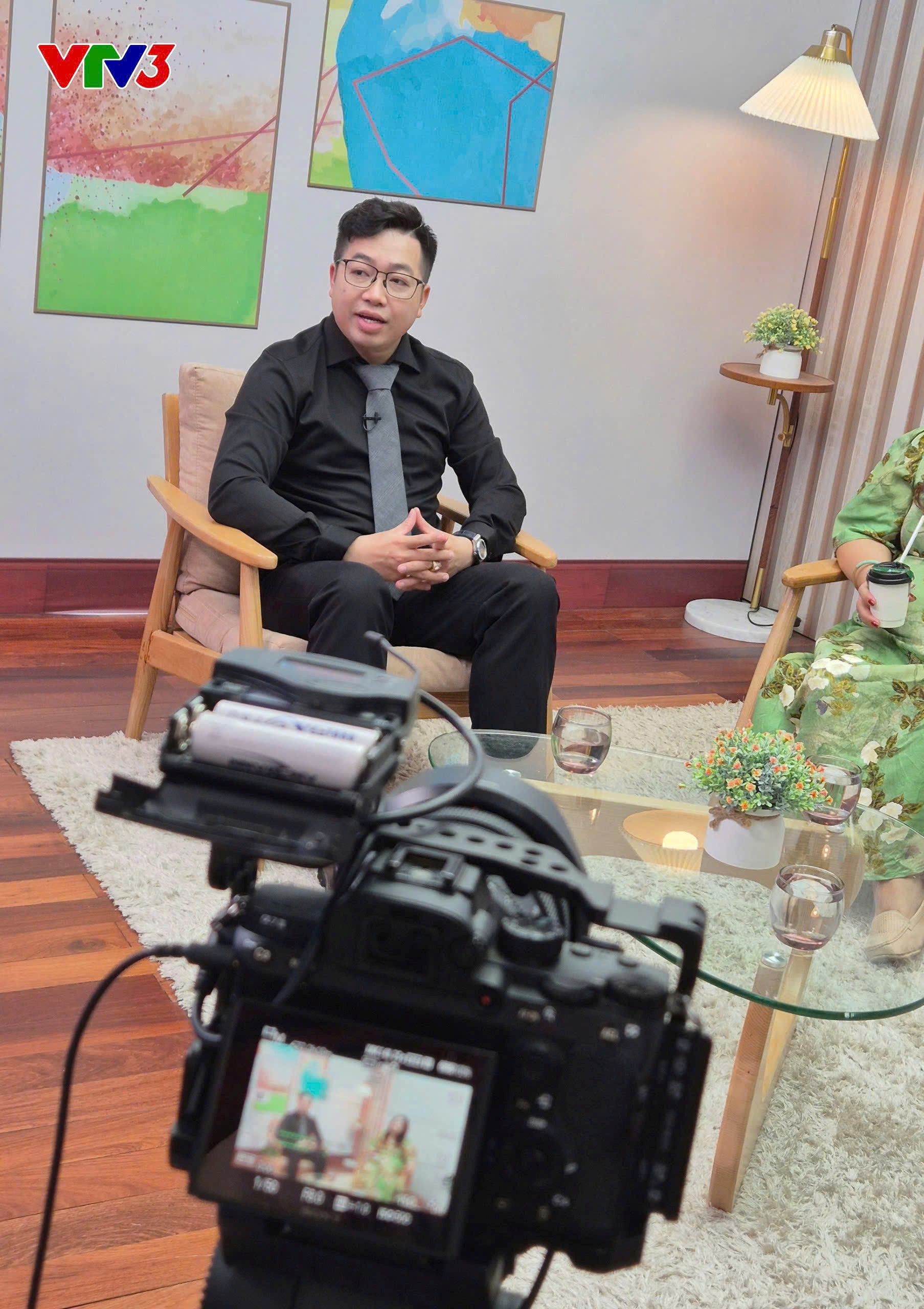 Chuyên gia Robert Tuấn làm khách mời Chương trình “Cùng con trưởng thành” của VTV- Ảnh 2. Chuyên gia Robert Tuấn làm khách mời Chương trình “Cùng con trưởng thành” của VTV- Ảnh 2.