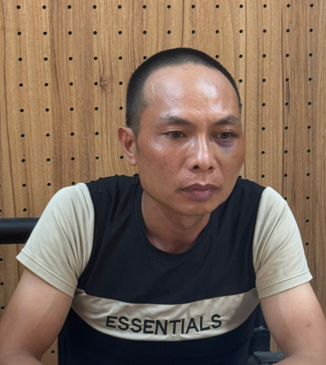 Bắt đối tượng dùng dao gây ra 3 vụ cướp của phụ nữ ở đoạn đường vắng- Ảnh 1. Bắt đối tượng dùng dao gây ra 3 vụ cướp của phụ nữ ở đoạn đường vắng- Ảnh 1.