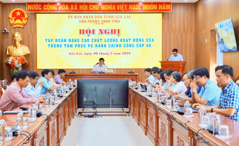 Gia Lai: Nâng cấp chất lượng phục vụ hành chính công cho chính quyền cấp xã- Ảnh 2. Gia Lai: Nâng cấp chất lượng phục vụ hành chính công cho chính quyền cấp xã- Ảnh 2.