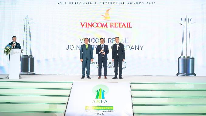 Vincom Retail tiếp tục được vinh danh top 50 công ty niêm yết tốt nhất Việt Nam và lãnh đạo xanh châu Á- Ảnh 1. C:\Users\tudc9\Documents\514400707_1121621569999207_5821024957985967972_n.jpg