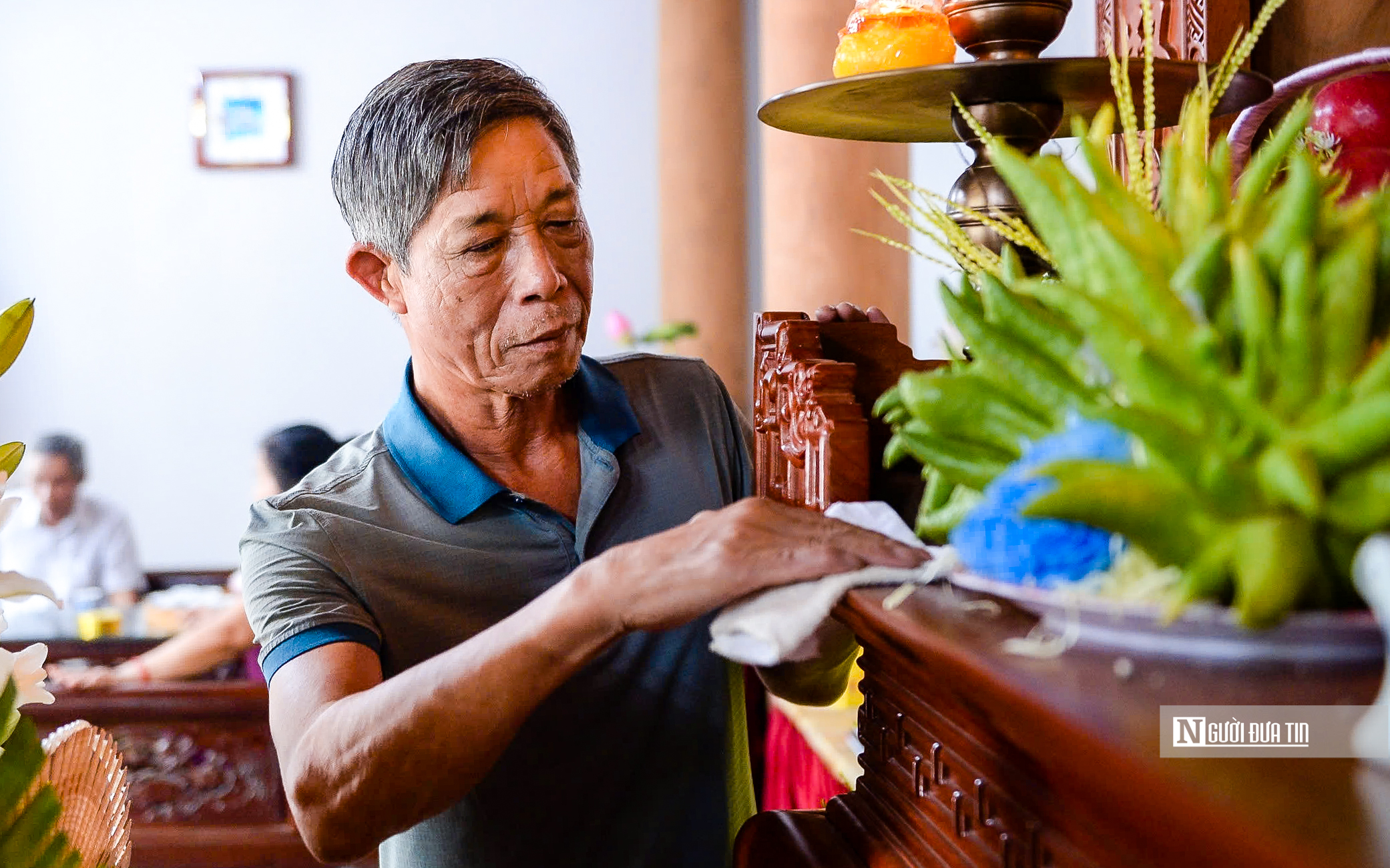 Hà Nội: Người dân thắp hương tưởng niệm cố Tổng Bí thư Nguyễn Phú Trọng- Ảnh 4. Hà Nội: Người dân thắp hương tưởng niệm cố Tổng Bí thư Nguyễn Phú Trọng- Ảnh 4.